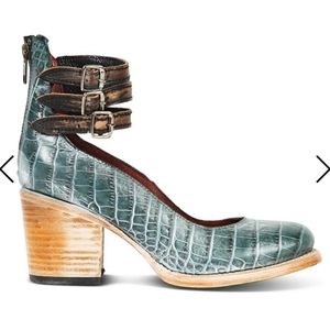 FREEBIRD Randi Turquoise Croco strappy heels size 10 BNWT